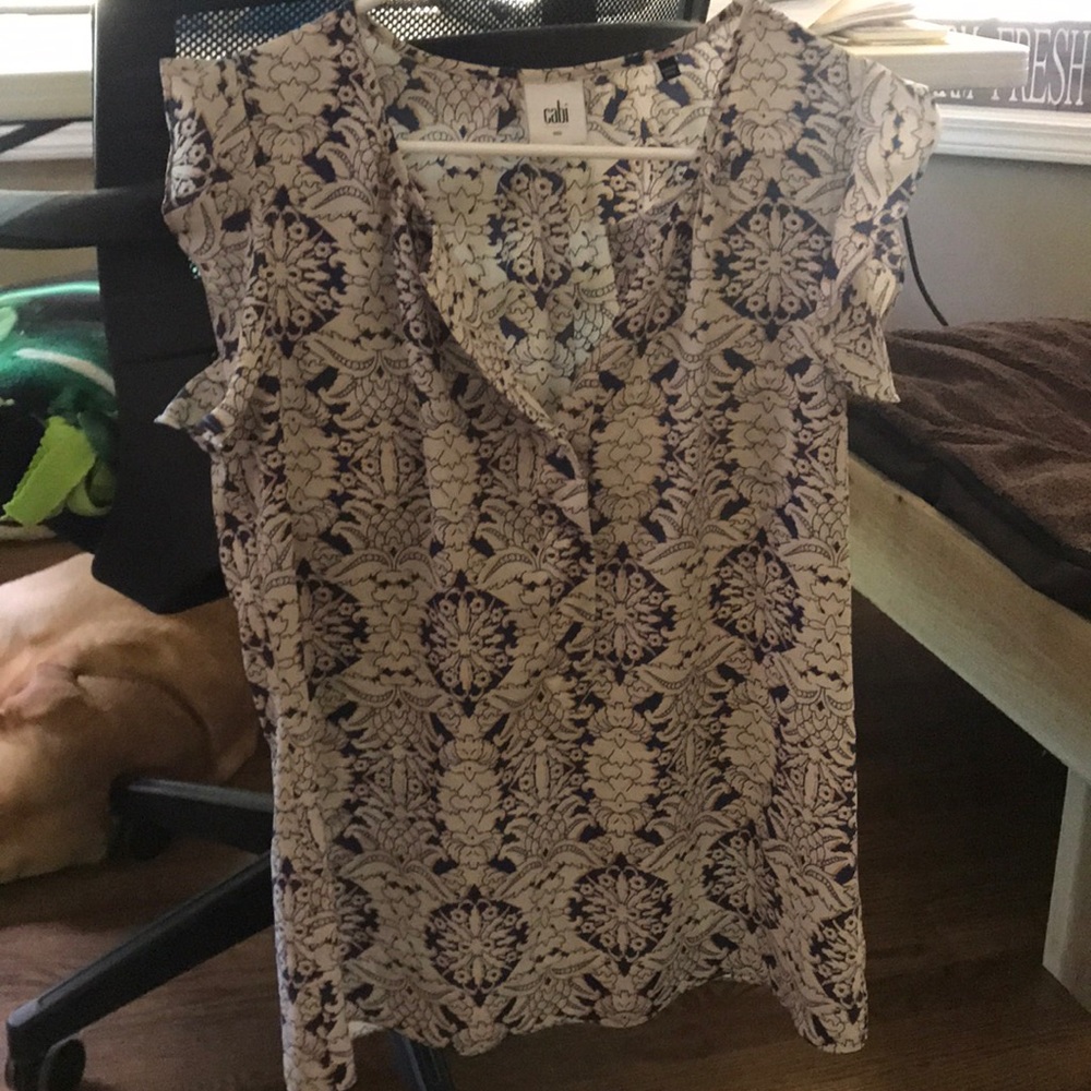 Cute blouse top